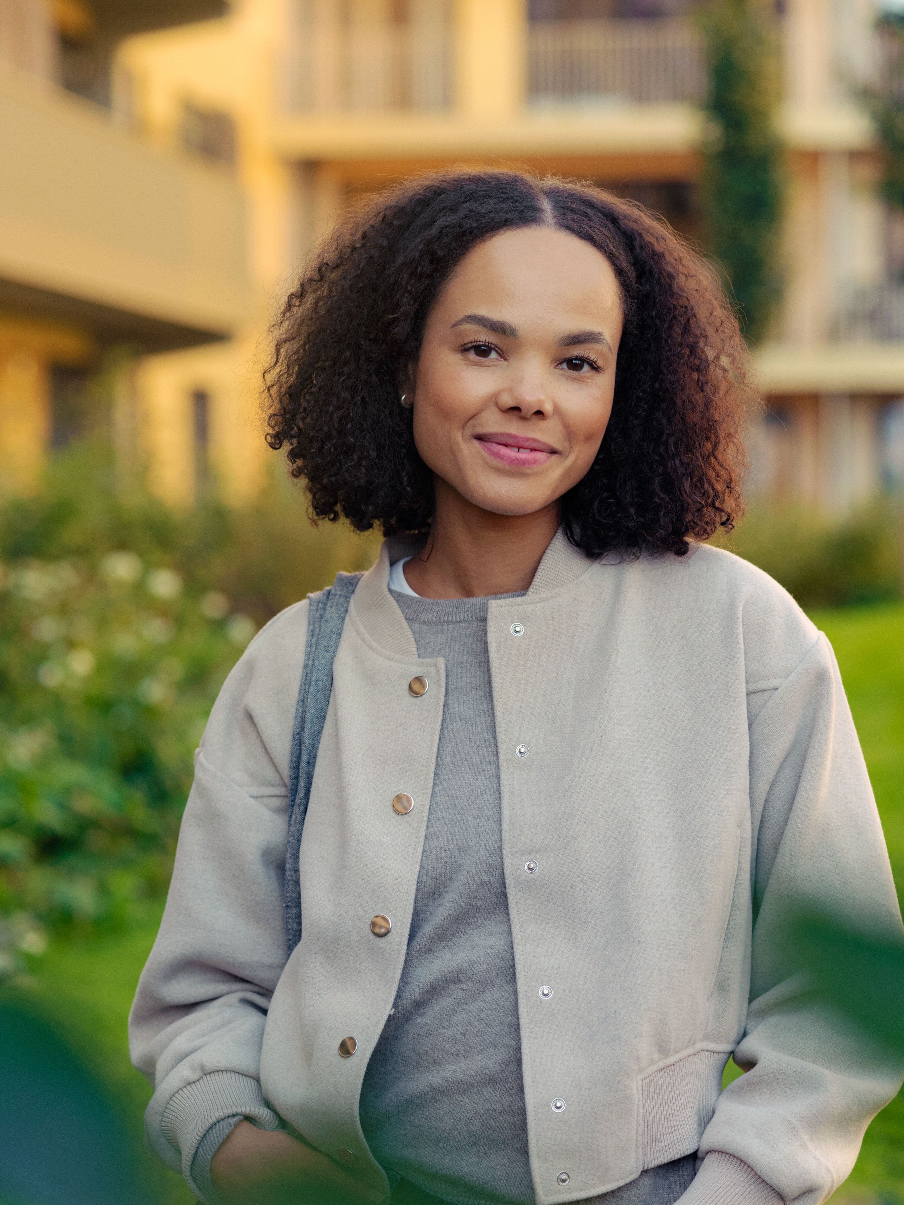Ungt par går sammen